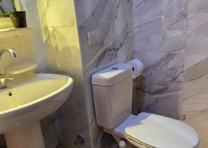 Tiba Golden White Lagoon شقة